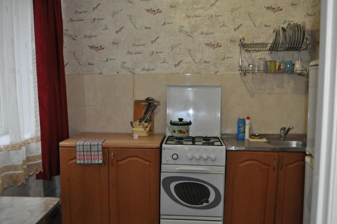 Apartment Near The Bus Station In Kremenchuk Exterior foto